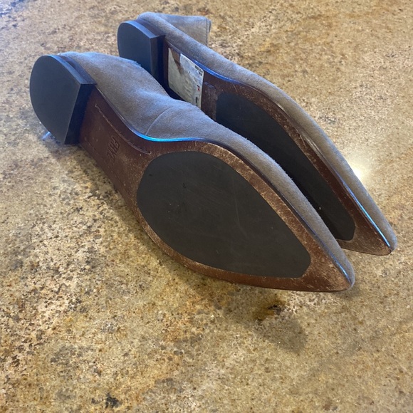 Frye pointed toe flats. 7.5 - Picture 3 of 4